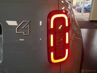 Renault  R4 E-Tech - 52 kWh (150 Hp) Electric - 10