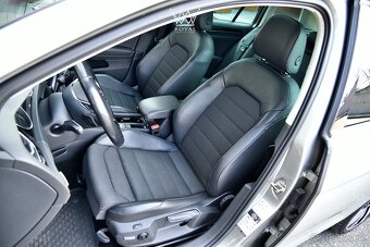 Volkswagen Golf Variant 2.0TDI Highline WEBASTO Keyless - 10