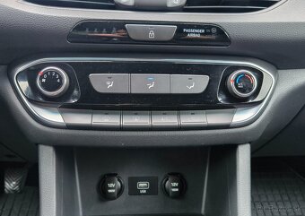 Hyundai i30 CW 1.4i Family - 10