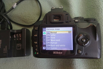 Predám dig. zrkadlovku NIKON-D40 telo s nabíjačkou a bat - 10