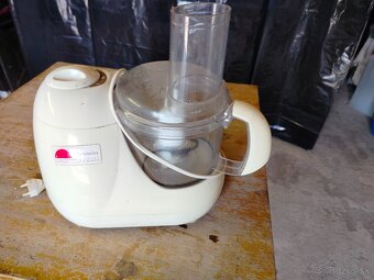 Kávovar,mixer,lektrický lis na ovocie - 10