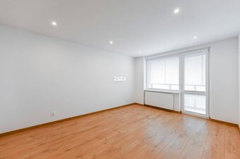 JENISEJSKÁ: MODERNÝ 3 izb. byt 68 m2 + loggia.Klimatizovaný, - 10
