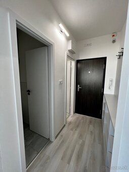 Predám zrekonštruovanú garsónku v Komárne na 7.sidlisku - 10