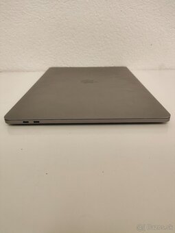 Apple MacBook Pro 15 (2018) | Intel Core i7 • 16 GB RAM • 25 - 10
