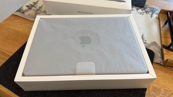 Macbook Pro M2 Pro 14”, 16GB RAM, 512GB SSD - 10
