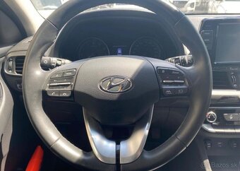 Hyundai i30 1.5-NÍZKÉ KM-V ZÁRUCE-1MAJITEL - 10