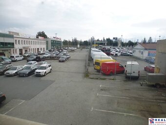 STROJNÍCKA: VOĽNÉ OBCHODNÉ priestory 48 m2 - PRÍZEMIE - 10