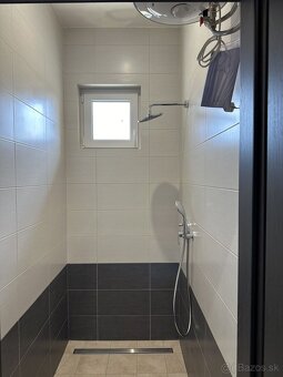 Skladové priestory v oplotenom areáli s vrátnikom - 10