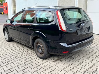 Ford focus kombi 1.6 tdci Rok 2010 - 10