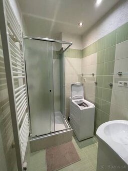 na prenájom 2 izbový byt Bratislava-Nivy,  Košická ul - 10