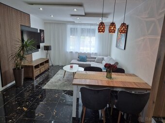 4-IZBOVÝ RADOVÝ RODINNÝ DOM - 10