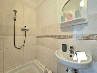 Predaj Podhájska- rodinný dom, 2 x chata a 4 x apartmán - 10