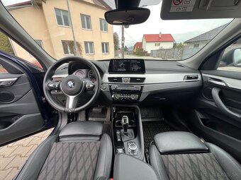 BMW X1 xDrive 20i A/T - 10