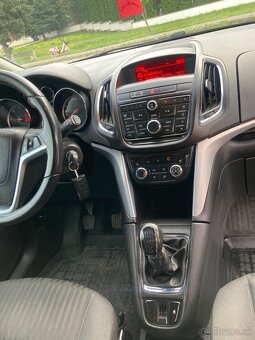 Opel Zafira Tourer - 10