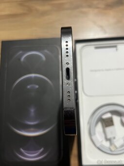 Predám Apple iPhone 12 PRO 128GB Black Minimálne Známky - 10