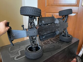 HPI Baja 5T 1:5 - RC model na benzín - 10