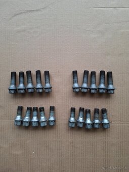 skrutky na kolesa M14 + bezpecnostne skrutky + krytky - 10