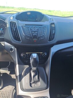 Ford Kuga - 10