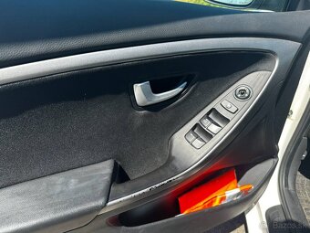 Hyundai i30 1.6 MPI - 10