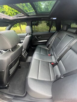 BMW rad 3 Touring 330d A/T 180kw M-Packet - 10