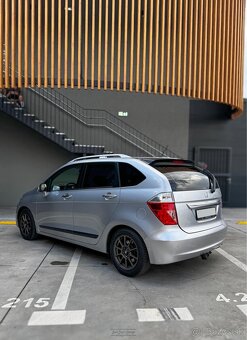 Honda FR-V - 10