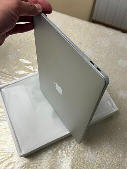 MacBook Air 2019 256GB v úžasnom stave - 10