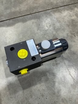 V ponuke rôzne hydraulicke diely - 10