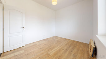 NA PREDAJ Moderný 4-izbový rodinný dom v tichej lokalite - 10