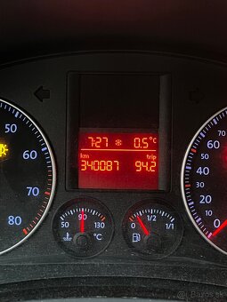 Predám Volkswagen golf 5 1.6 - 10