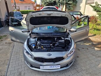 KIA Ceed 1.6 GDi EX/Gold 135k M6 (benzín) kup.SR - 10