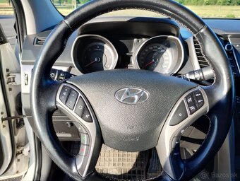 Hyundai i30 combi 1.6 crdi - 10