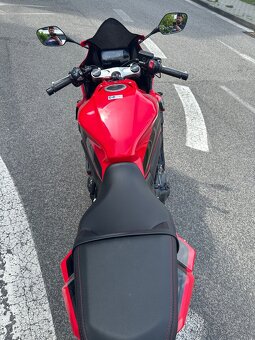 Honda CBR650R - 10
