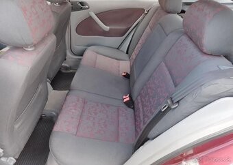 Škoda Octavia 1,6 i LPG benzín manuál 74 kw - 10