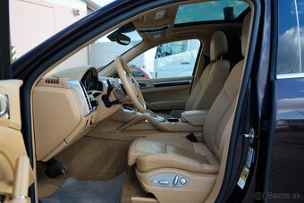 Porsche Cayenne - 10