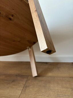 Okruhly konferencny stolik - 10