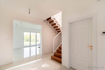 BEDES | novostavba 182m2, pozemok 659m2, 3x terasa, garáž - 10