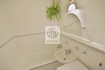 Priestranný a udržiavaný 3 izb. byt, 70 m2, veľká loggia, sí - 10