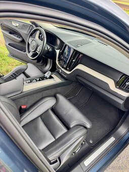 Volvo XC60 B5 Inscription AWD (diesel) - 10