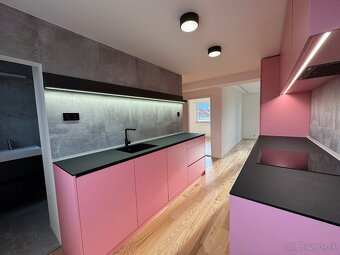 PREDAJ Slnečný 3i byt s garážou+záhradou v širšom centre LM - 10