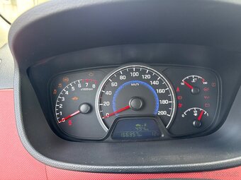 HYUNDAI i10 2014 1.2 benzín 64kw/87hp - 10