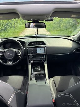 Jaguar F-pace - 10