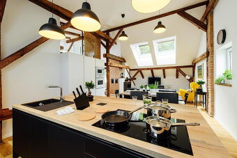 EXKLUZÍVNY BYT V HISTORICKOM CENTRE - 10