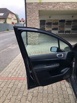 Peugeot 307 SW 1.6 HDI 80 KW, PANORAMA, 7 miest - 10