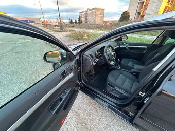 Škoda Octavia Combi 1.6 TDI CR DPF Elegance - 10