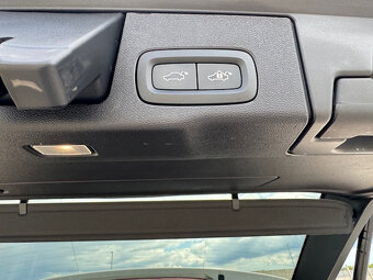 Volvo XC60 D5 Momentum AWD A/T - 10
