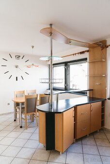 Priestranný rodinný dom s 2 bytovými jednotkami - Námestovo - 10