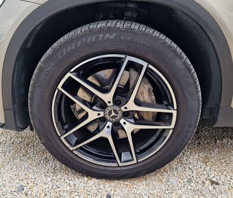 MERCEDES-BENZ GLC SUV 250D 4MATIC A/T - 10