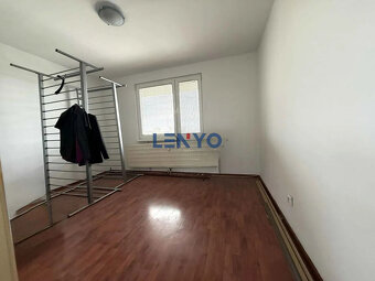 Predaj 3-izbový byt s priestrannou loggiou - Nivy - 10