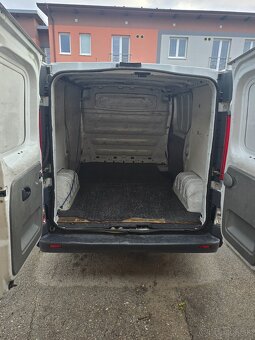 Opel Vivaro 2010 - 10