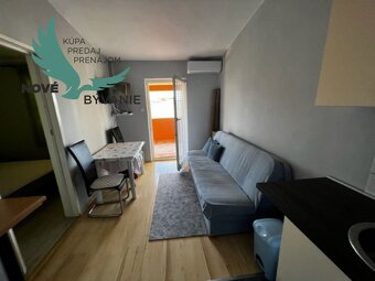Na predaj dom s 3 apartmánmi len 250m od mora, Chorvátsko - - 10